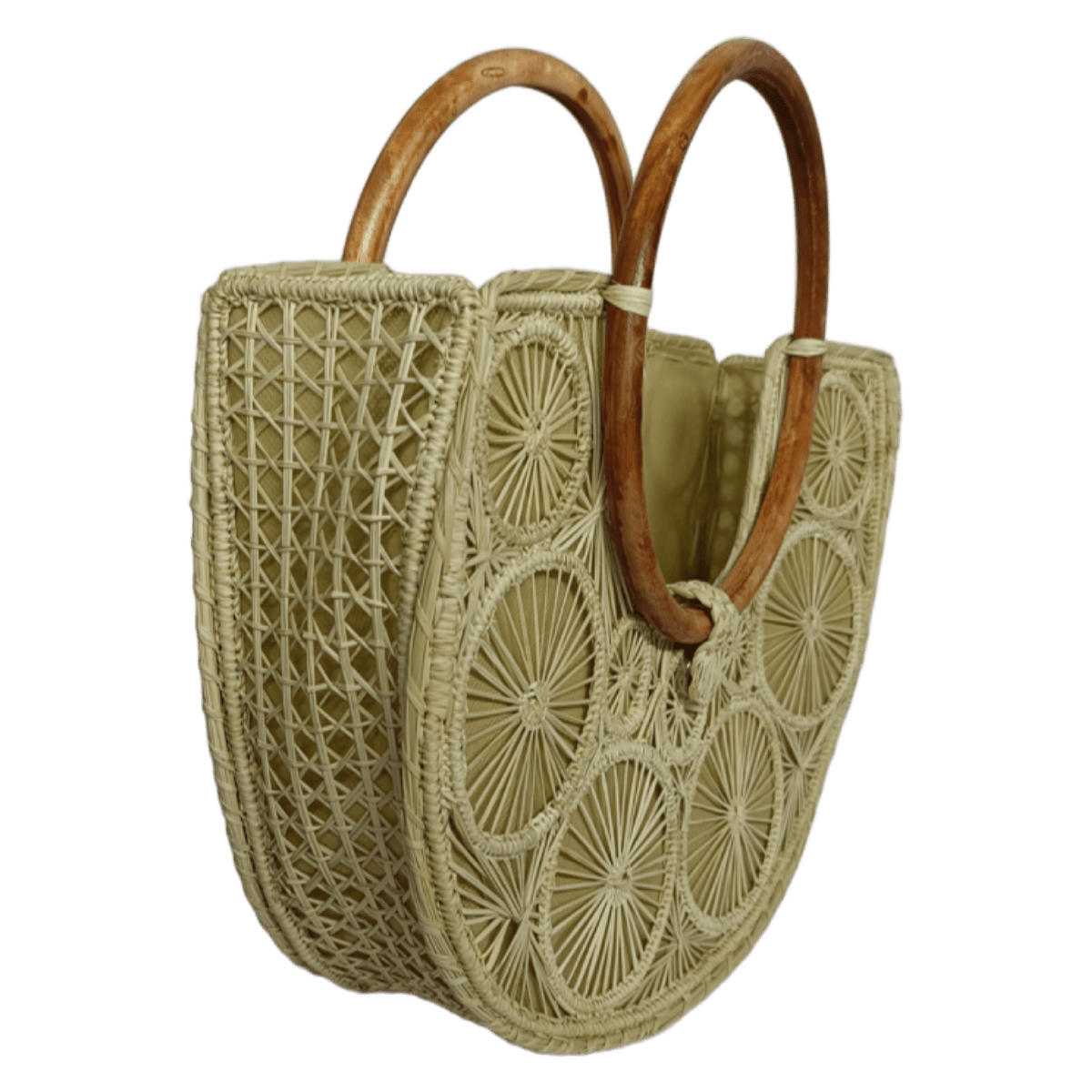 Bolso de perfil elaborado en palma de iraca en forma de media luna con aza de madera