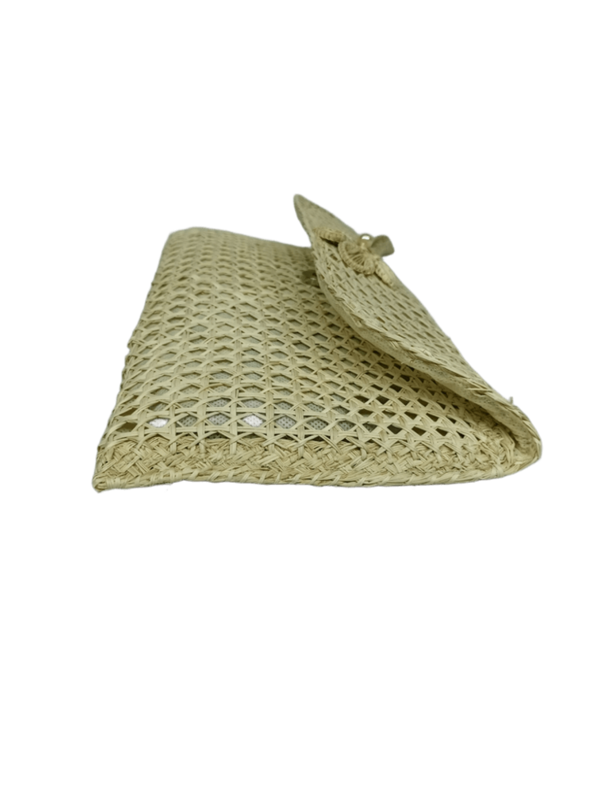 Sobre grande acostado elaborado en palma de iraca con tejido tipo mimbre color beige